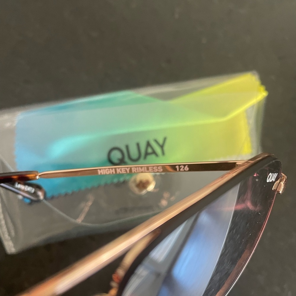 Quay sunglasses - Picture 2 of 2